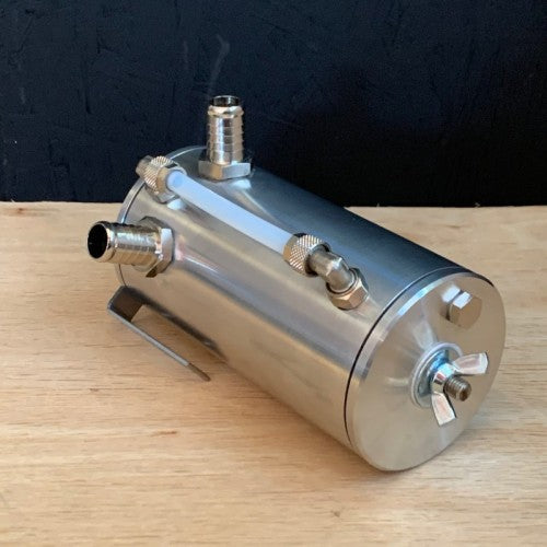 Vaschetta recupero vapori olio catch can universale con attacchi da 16mm (h. 150mm - diam. 80mm)