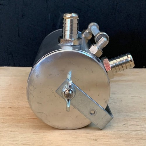 Vaschetta recupero vapori olio catch can universale con attacchi da 16mm (h. 150mm - diam. 80mm)