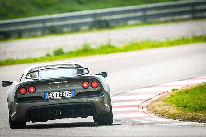 La modifica che nessuno nota... finché non torna all'auto originale