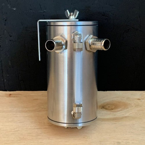 Vaschetta recupero vapori olio catch can universale con attacchi da 16mm (h. 150mm - diam. 80mm)